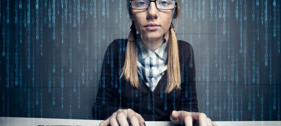 shutterstock_306575414_woman_programmer