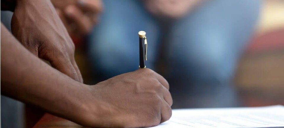 signs contract