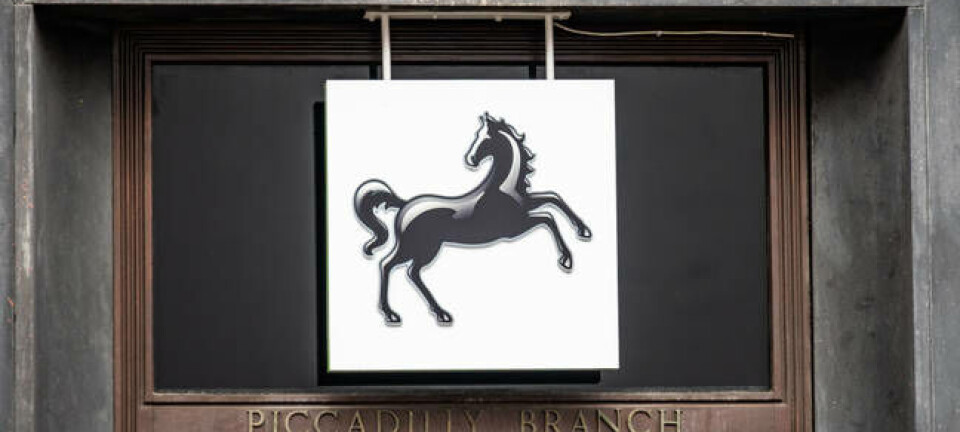 lloyds storefront in Piccadilly, london