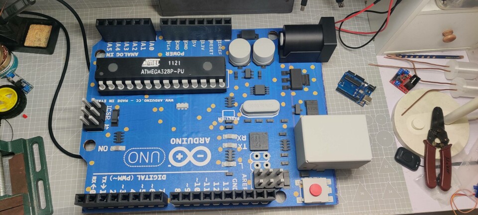 giant-arduino-uno