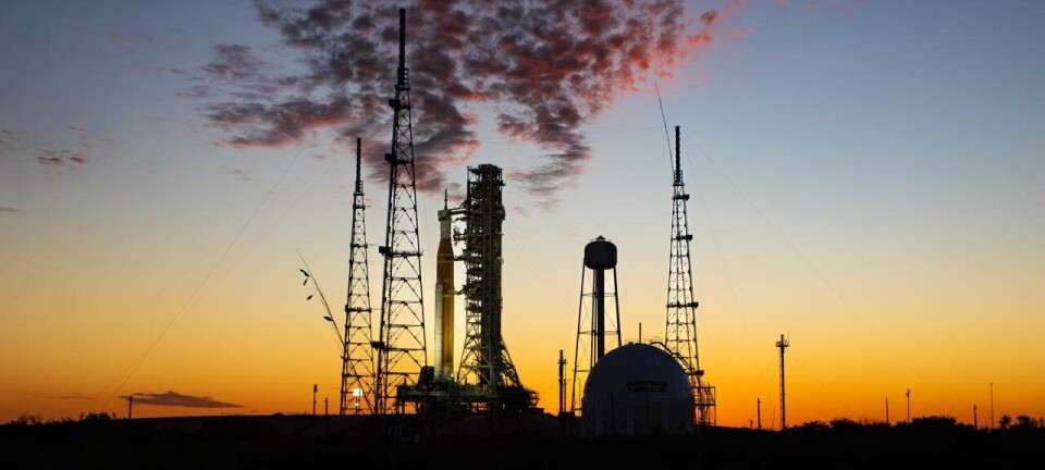 Artemis II on the launchpad at sunset (pic: NASA/Sam Lott)