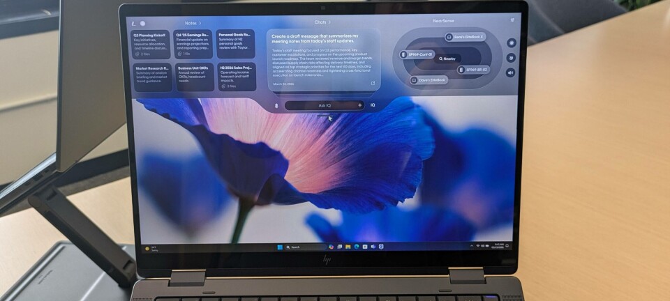 HP IQ with meetings, chats, and NearSense features